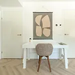 Unique Penthouse Near Center And Park Apartamento *