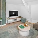 Unique Penthouse Near Center And Park Apartamento