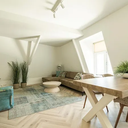 Unique Penthouse Near Center And Park