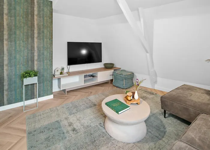 Unique Penthouse Near Center And Park Apartman