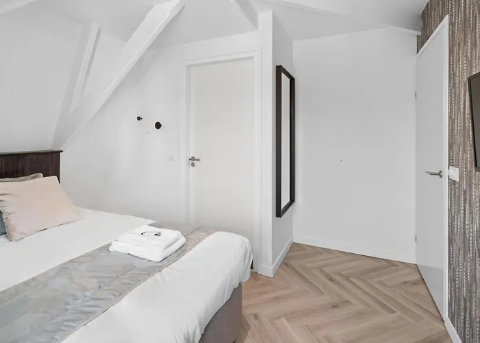 Unique Penthouse Near Center And Park