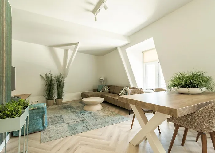 Unique Penthouse Near Center And Park