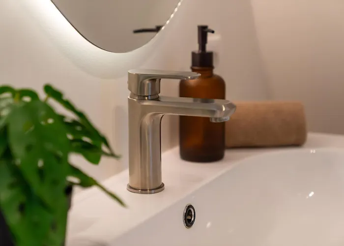 Unique Penthouse Near Center And Park רוזנדאל