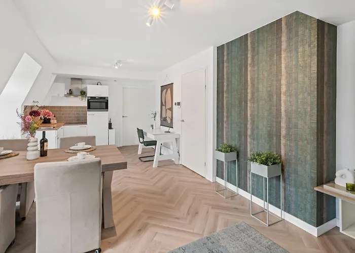 Unique Penthouse Near Center And Park רוזנדאל